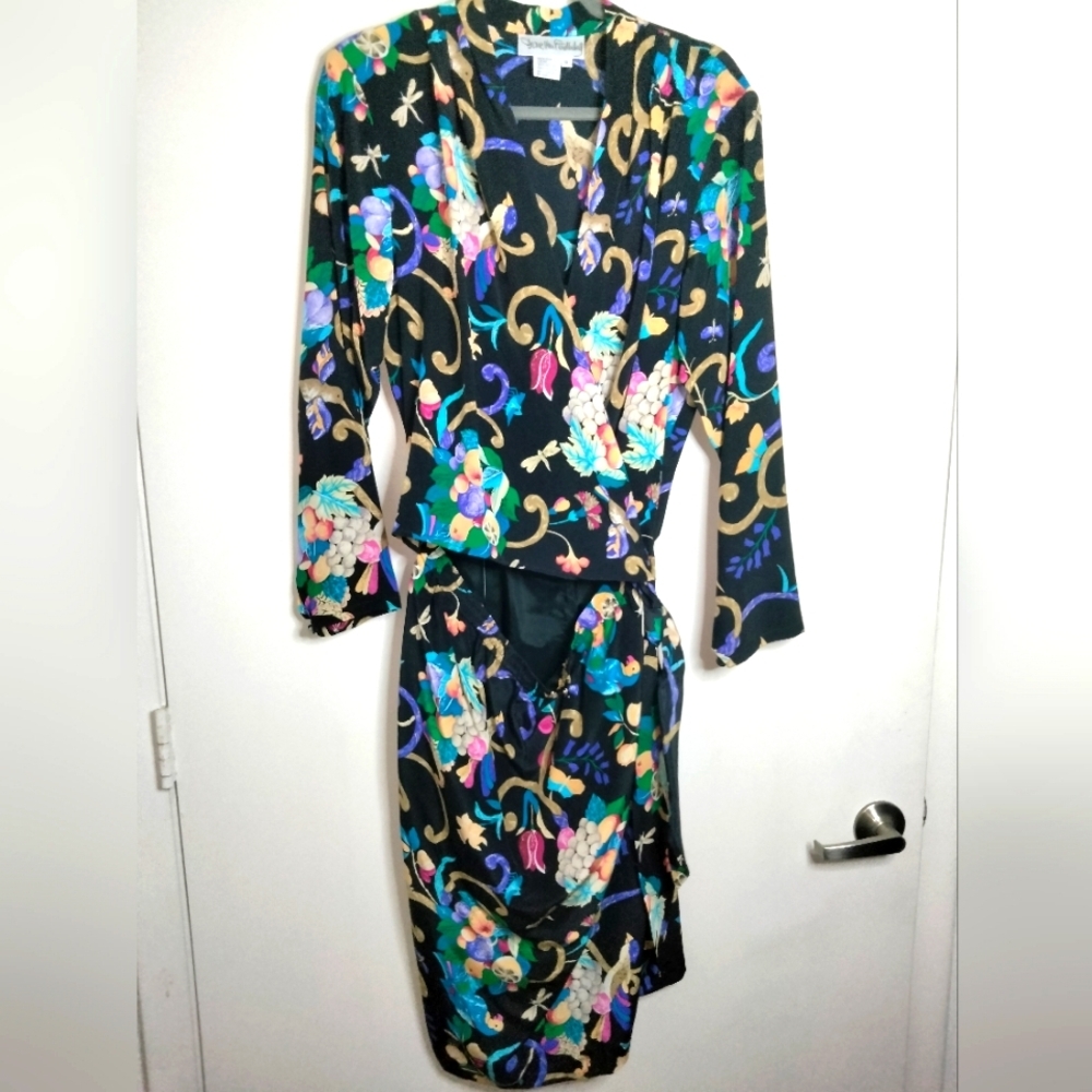 Diane Von Furstenburg (Sz 12) Multicolor Floral Connected (2PC) Silk Wrap Dress